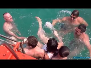 davalka fucks at sea with hot guys